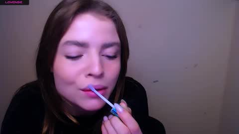 Snapshot of missoliviaa_ chatting on 02.16.25 Olivia online show from 02.16.25