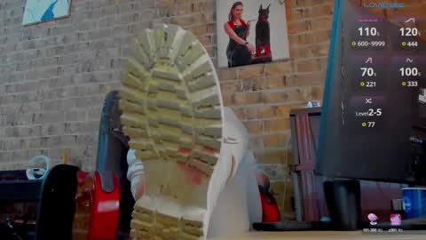 Miss Venus online show from 02.10.25