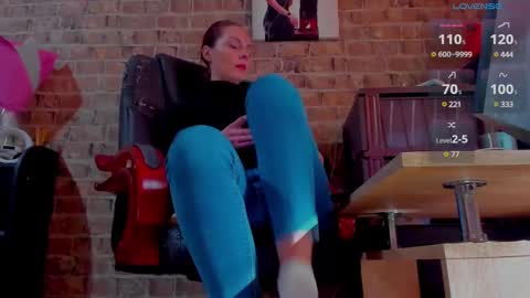 Miss Venus online show from 03.05.25