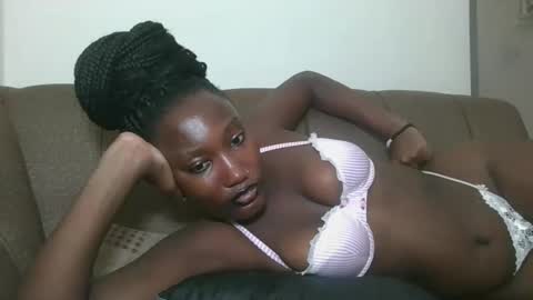 pretty gal online show from 10.28.25