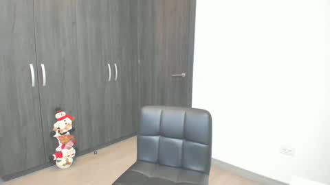 Snapshot of missrhodes1 chatting on 12.20.24 Miss Rhodes online show from 12.20.24