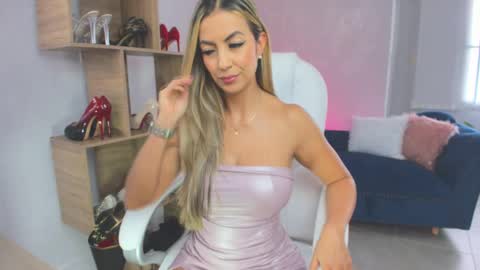 Snapshot of missrhodes1 chatting on 03.08.25 Miss Rhodes online show from 03.08.25