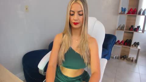 Snapshot of missrhodes1 chatting on 12.02.25 Miss Rhodes online show from 12.02.25