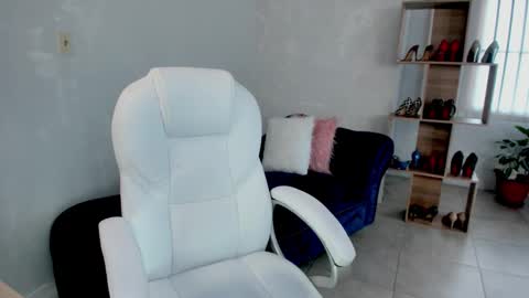 Snapshot of missrhodes1 chatting on 12.15.25 Miss Rhodes online show from 12.15.25