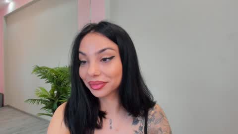 Sienna online show from 04.12.26