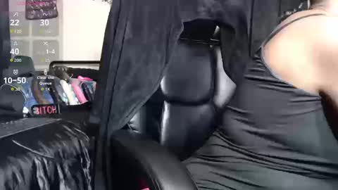 MissTajaa online show from 10.16.25