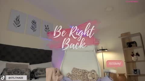 Snapshot of missthailand_ chatting on 02.18.25 Fernanda Davila online show from 02.18.25