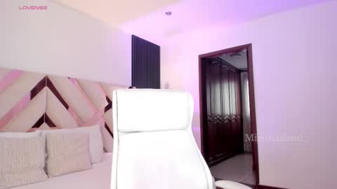 Snapshot of missthailand_ chatting on 10.17.25 Fernanda Davila online show from 10.17.25