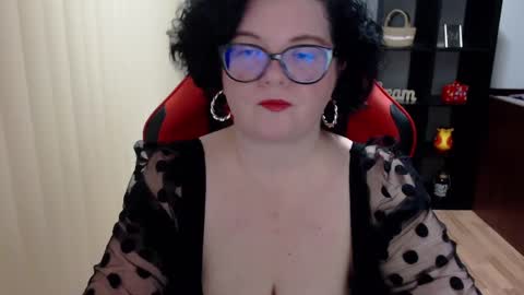 MissTruble online show from 02.09.25