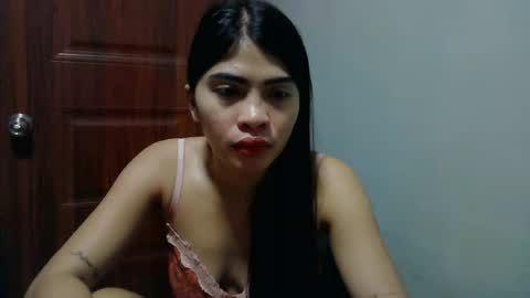 Snapshot of missunknownxoxo chatting on 06.17.26 sofia online show from 06.17.26