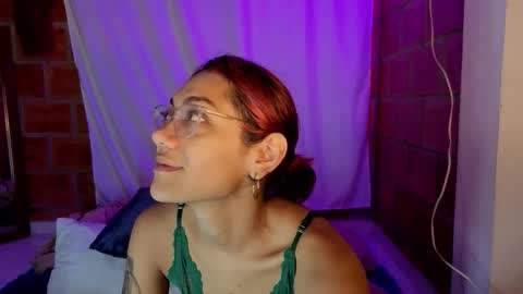 IG MISSVENUSS1 online show from 12.17.25