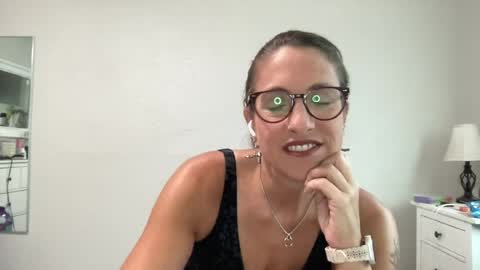 Snapshot of missveronicajaymes chatting on 06.12.26 Miss Veronica Jaymes online show from 06.12.26