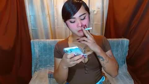 Snapshot of missviolet11 chatting on 12.01.25 SweetViolet online show from 12.01.25