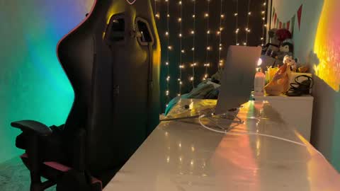 misswishh online show from 04.18.26