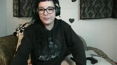 Missy Dee online show from 04.12.26