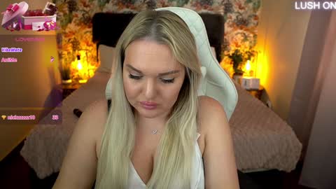 Snapshot of missyymartinezz chatting on 12.12.24 Amely online show from 12.12.24