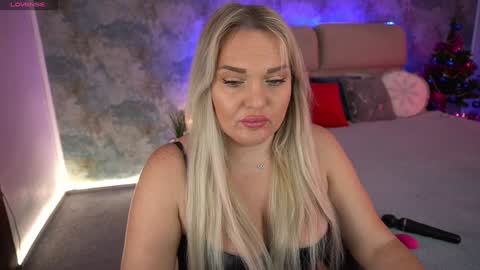 Snapshot of missyymartinezz chatting on 12.23.24 Amely online show from 12.23.24