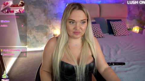 Snapshot of missyymartinezz chatting on 01.22.25 Amely online show from 01.22.25