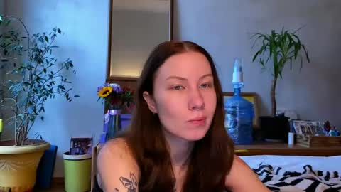 Snapshot of misszlataa chatting on 10.23.25 Zlata online show from 10.23.25