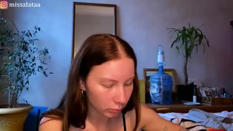 Snapshot of misszlataa chatting on 10.31.25 Zlata online show from 10.31.25
