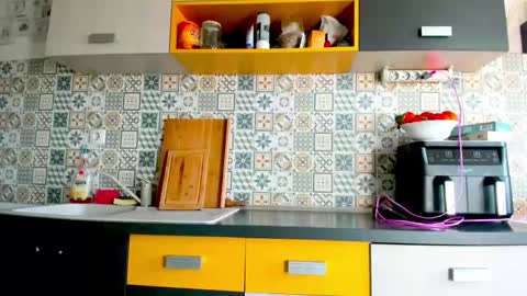 Snapshot of misteryland chatting on 02.19.25 Brina online show from 02.19.25