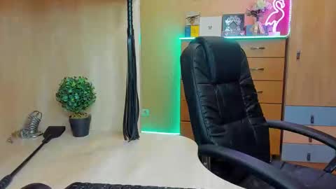 Mistress Kristi online show from 02.28.25