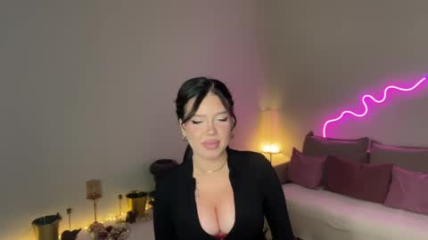 Mia online show from 05.16.26