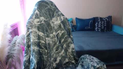 Miss Bailey online show from 12.04.25