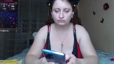 Snapshot of mistresscaro chatting on 10.09.25 mistresscaro online show from 10.09.25