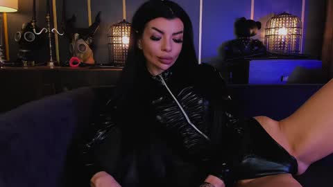 Elenia online show from 12.15.24