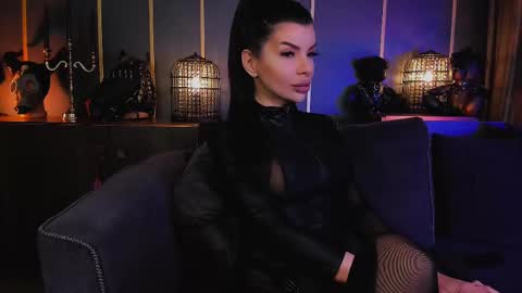 Elenia online show from 02.09.25