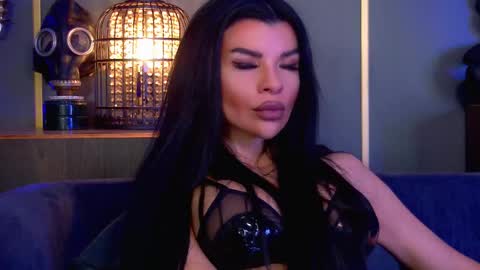 Elenia online show from 02.03.26