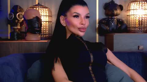 Elenia online show from 04.17.26