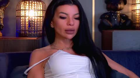 Snapshot of mistresselenia chatting on 04.27.26 Elenia online show from 04.27.26