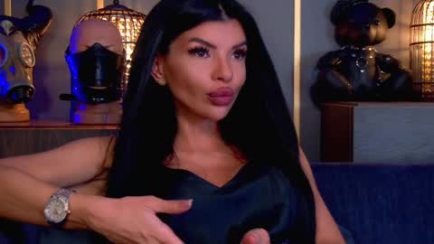 Snapshot of mistresselenia chatting on 05.01.26 Elenia online show from 05.01.26