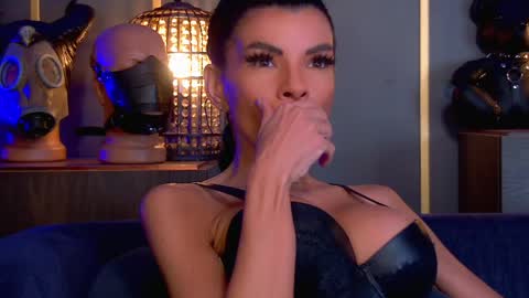 Snapshot of mistresselenia chatting on 05.06.26 Elenia online show from 05.06.26