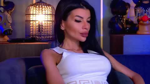 Snapshot of mistresselenia chatting on 05.25.26 Elenia online show from 05.25.26