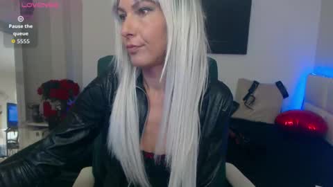 MistressEvelyn  online show from 09.30.25