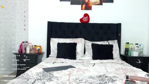 Snapshot of mistresskattia chatting on 01.08.25 mistresskattia online show from 01.08.25