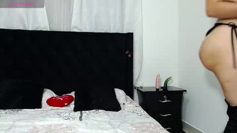 Snapshot of mistresskattia chatting on 02.13.25 mistresskattia online show from 02.13.25