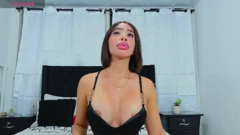 Snapshot of mistresskattia chatting on 09.25.25 mistresskattia online show from 09.25.25