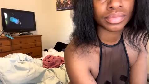 Snapshot of mistressmimi__ chatting on 01.06.26 Goddessmimi online show from 01.06.26