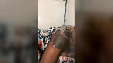 Snapshot of mistressmystii chatting on 02.12.26 Mistress Mystii online show from 02.12.26