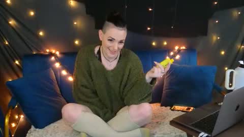 Mistress Quynn online show from 01.12.26