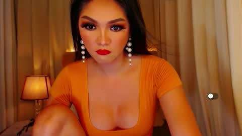Snapshot of mistressseductionleah chatting on 04.19.26 Leah online show from 04.19.26