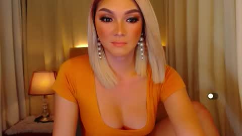 Snapshot of mistressseductionleah chatting on 05.06.26 Leah online show from 05.06.26