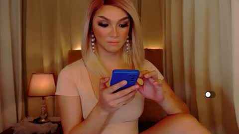 Snapshot of mistressseductionleah chatting on 05.07.26 Leah online show from 05.07.26