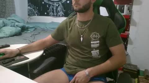 Snapshot of mistxss chatting on 12.21.24 mistxss online show from 12.21.24