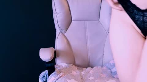 Snapshot of misty_arrow chatting on 02.14.25 Jenny online show from 02.14.25