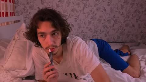 Snapshot of mitchelkors chatting on 04.05.26 MitchelKors online show from 04.05.26